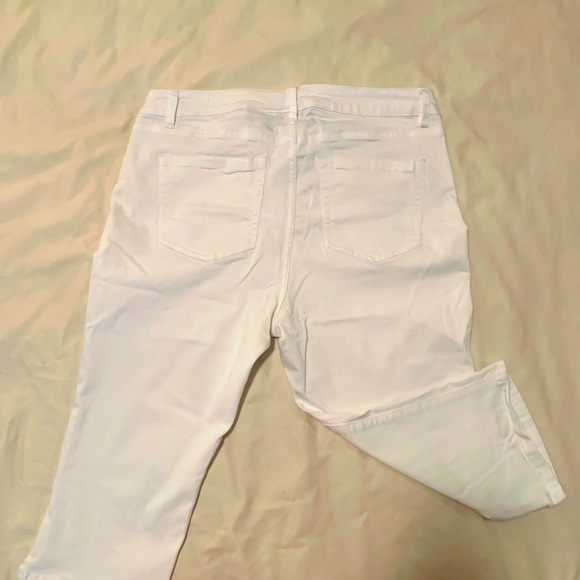 Lane Bryant Skinny Pedal/Capri Jeans. Never been worn. Size 16 Solid White - Picture 5 of 6